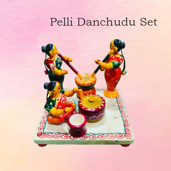 Small Pelli Danchudu — handmade Kondapalli Bommalu
